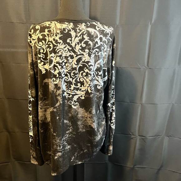 Black and White Top By Maurices - Picture 2 of 3